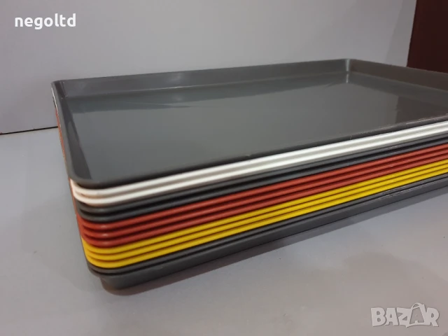 Пластмасова табла за отцеждане. Пластмасов поднос. Табла за сладки