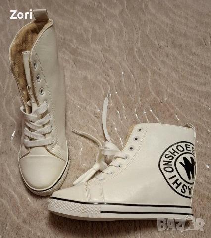 Бели боти с черна щампа и с вътрешна платформа, снимка 3 - Дамски боти - 52634801