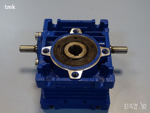 Червячен редуктор MOTOVARIO NRV030 worm gear reducer i:10.00, снимка 6 - Резервни части за машини - 45727087