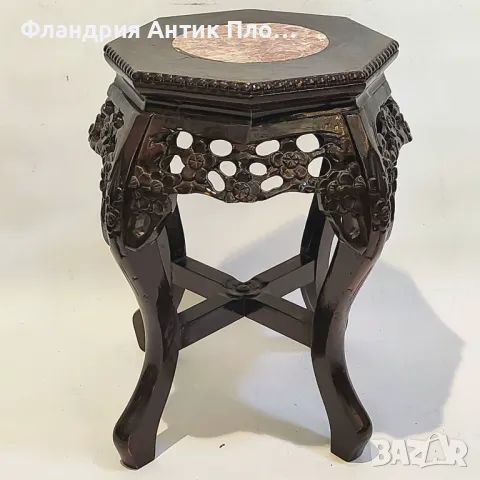 Поставка за цветя с мраморен плот и дърворезба/ниска