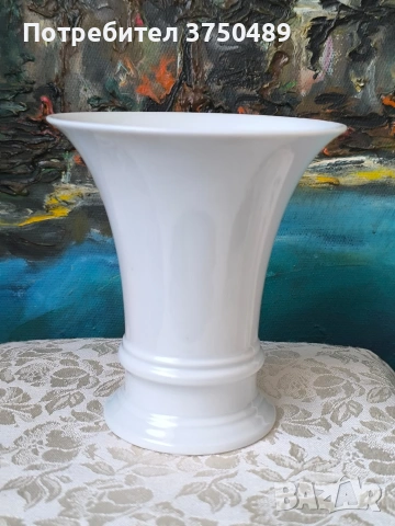 Порцеланова ваза