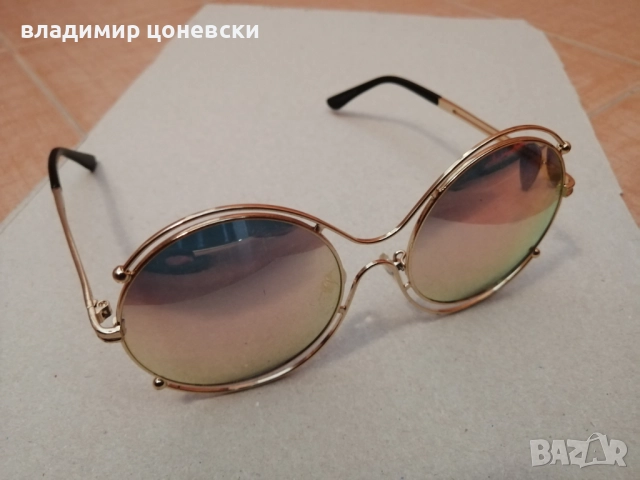 3 броя дамски слънчеви очила, много запазени, двата модела със златните рамки са с метални рамки, др, снимка 3 - Други - 52404923