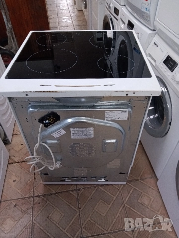 Като нова свободно стояща печка с керамичен плот Gram с две години гаранция!, снимка 6 - Печки, фурни - 51940240