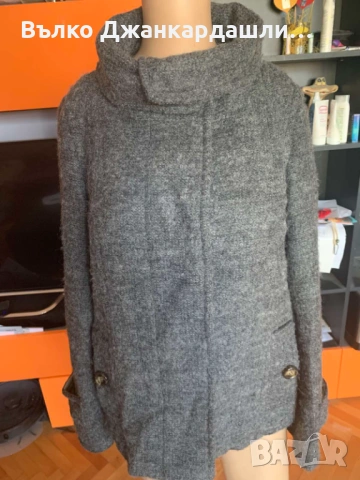 Късо пaлто Weekend Max Mara, размер I42(M), снимка 4 - Палта, манта - 53768626