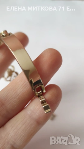 Красива гривна от златист метал и камъчета, снимка 3 - Гривни - 53773782