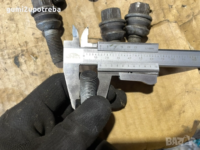 Продавам Болтове /Секретни за Джанти Porsche Cayenne М14х1.50х19, снимка 5 - Аксесоари и консумативи - 52079902