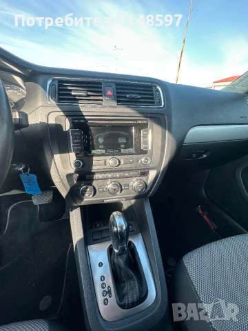 VW Jetta , снимка 9 - Автомобили и джипове - 52145748