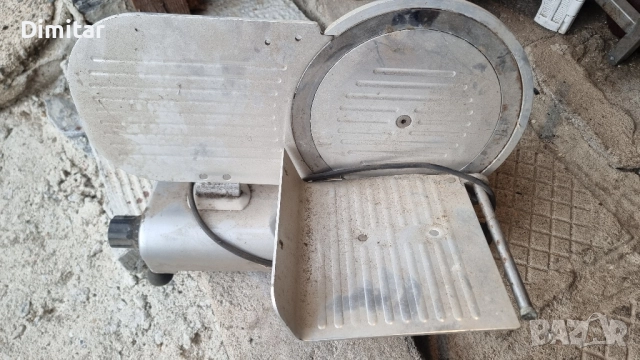 Професионална колбасорезачка, снимка 2 - Обзавеждане за заведение - 51751096