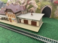 Гара за макет на влак HO 1:87 ЖП моделизъм диорама фигури, снимка 3