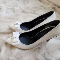 Бели елегантни обувки , снимка 2 - Дамски обувки на ток - 45584838