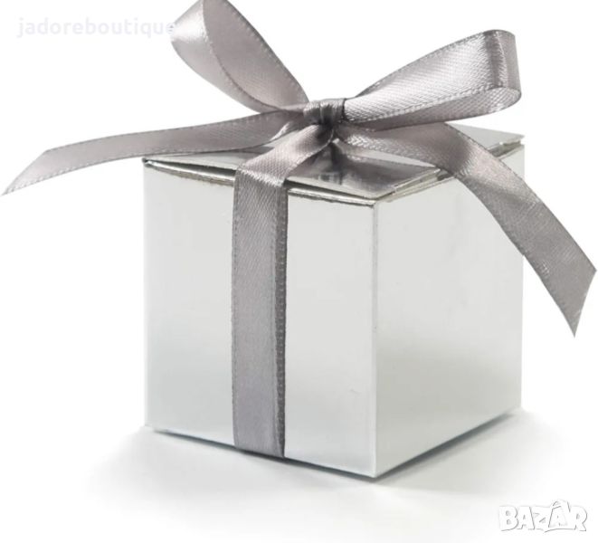 Сребриста кутийка за подаръчета/лакомства 7х7 см, снимка 1
