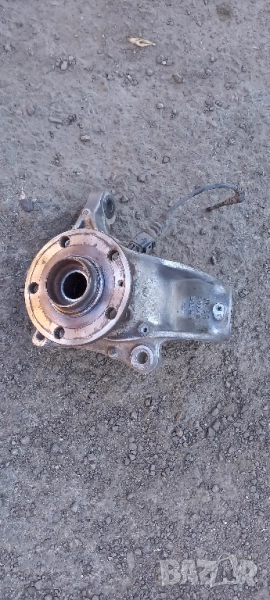 Преден десен шенкел за VW Passat B6, снимка 1