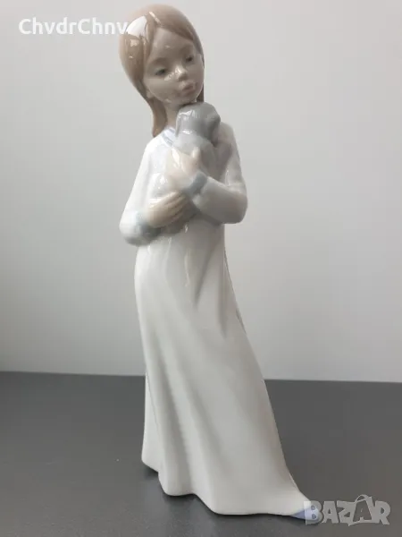 НАО ЛАДРО испанска порцеланова фигура на момиче с кученце/NAO Lladro статуетка 20см, снимка 1