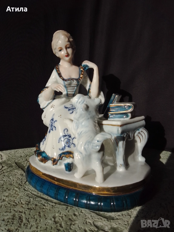 порцеланова фигурка статуетка 22 см, снимка 1