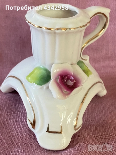 Capоdimonte. Античен свещник с роза., снимка 1