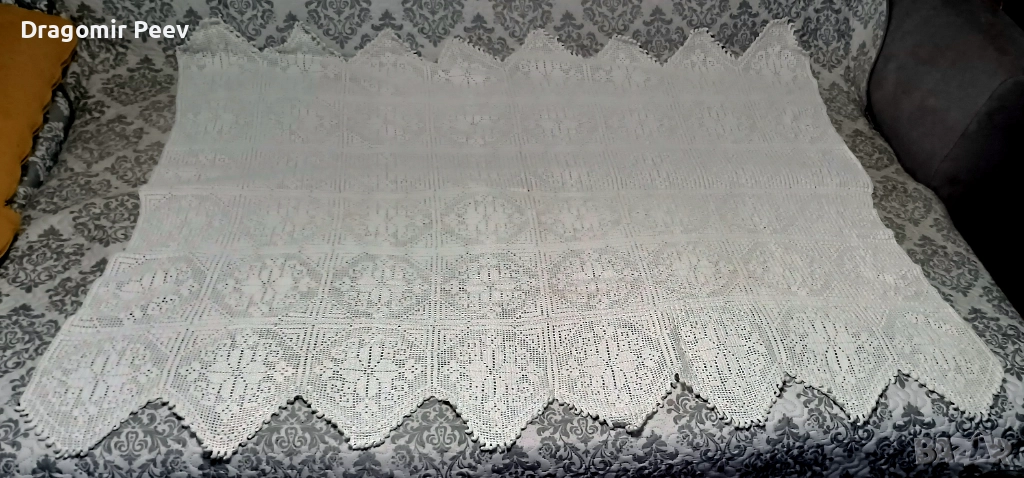 Продавам три уникални ръчно плетени покривки, снимка 1