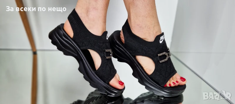 Nike Дамски Черни Сандали С Метален Акцент Найк Код P601, снимка 1