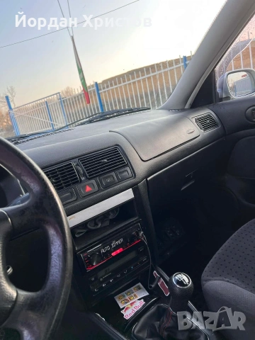 Продавам Volkswagen Golf 4 1.6, снимка 9 - Автомобили и джипове - 53854803