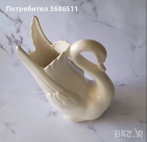 Порцеланова ваза лебед, снимка 3 - Вази - 52668419