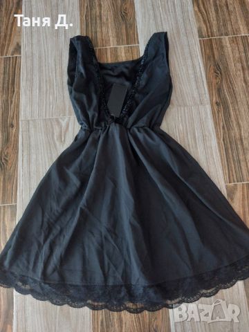 Дамска черна рокля, снимка 2 - Рокли - 46091859