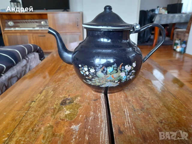 Стар емайлиран чайник #86