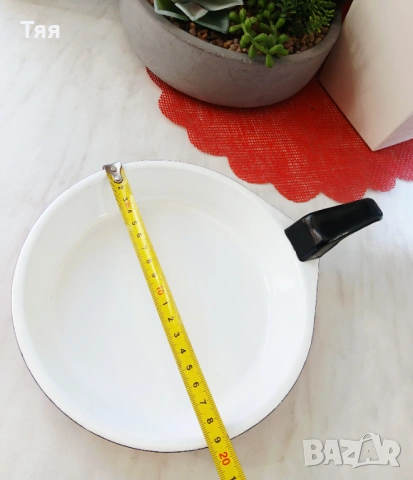 Малко емайлирано тиганче , снимка 3 - Съдове за готвене - 53478641