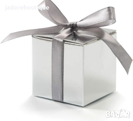 Сребриста кутийка за подаръчета/лакомства 7х7 см, снимка 1 - Други - 46304435