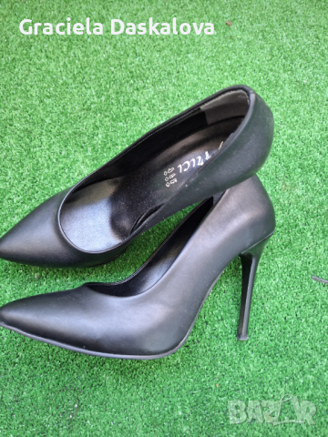 Обувки на ток, снимка 2 - Дамски обувки на ток - 45010257