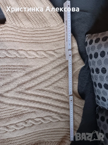 Вълнен пуловер, снимка 2 - Пуловери - 53301874