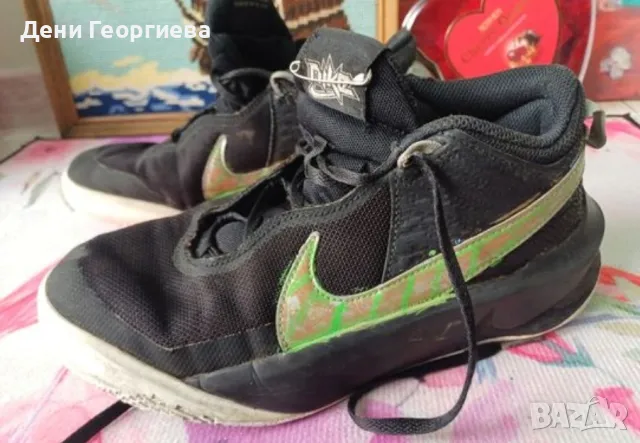 Nike Team Hustle оригинални кецове , снимка 1 - Кецове - 49447804