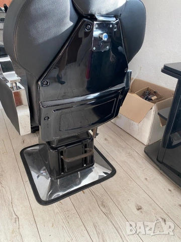 Бръснарски стол , снимка 3 - Бръснарски столове - 53793819