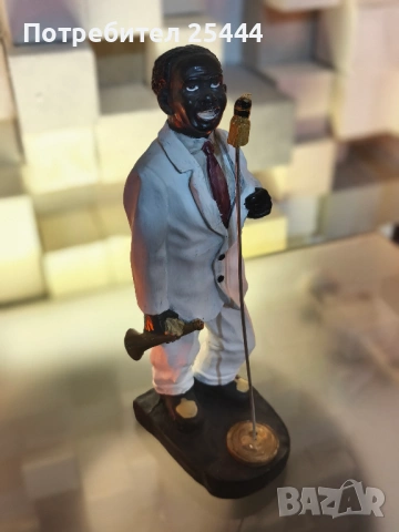 Статуетка на певец