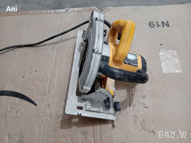 Ръчен циркуляр - Dewalt 115 V / 1350 W, снимка 2 - Циркуляри - 46138764