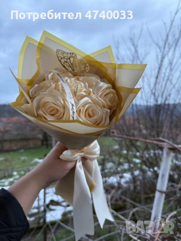 Ръчно изработен вечен букет от сатенени рози 💛, снимка 2 - Декорация за дома - 53566513