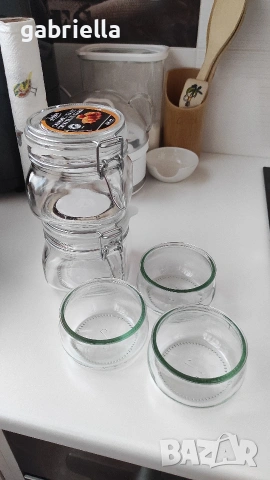 Буркани за съхранение и малки купички