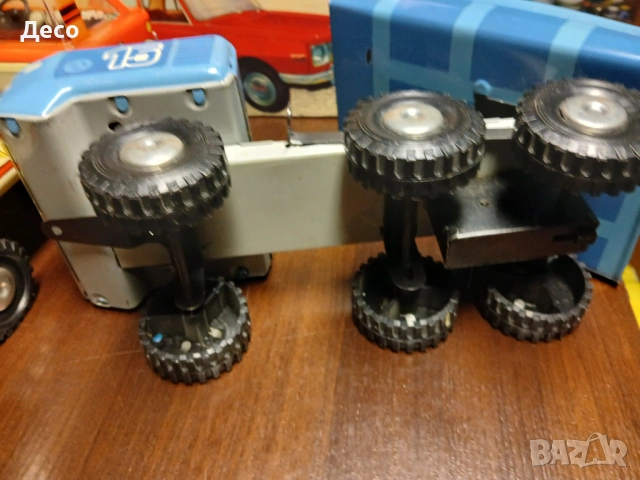 Стари руски ламаринени играчки камиони., снимка 4 - Колекции - 53033287