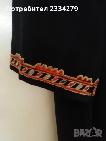 Стар сукман, изработен през 70-те години, използван от народна певица в ансамбъл за песни и танци, снимка 5 - Други ценни предмети - 51550319