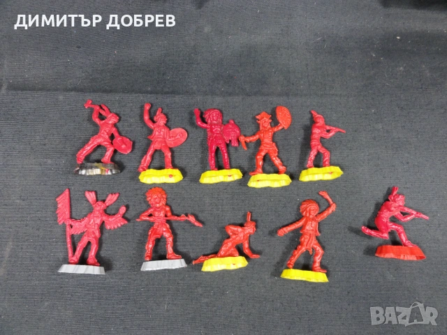 ЛОТ ОТ 10 СТАРИ РЕТРО ПЛАСТМАСОВИ ИГРАЧКИ ФИГУРКИ ИНДИАНЦИ