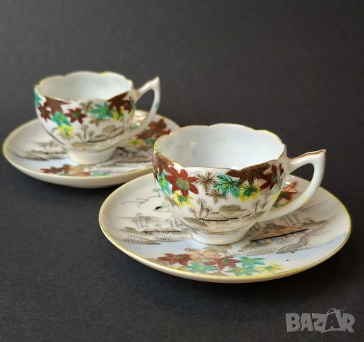 Две японски чаши за кафе