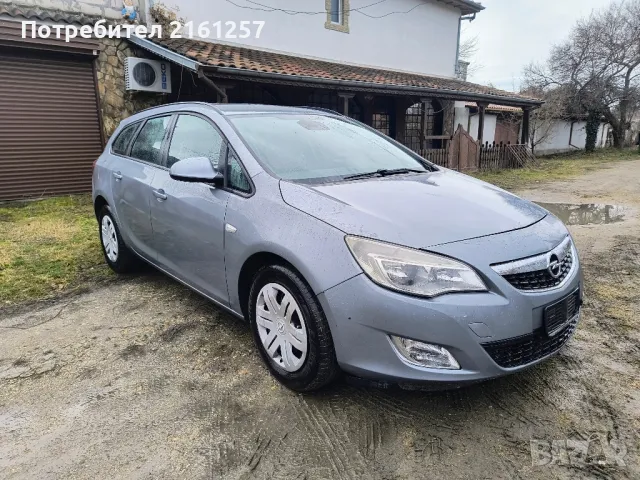 Opel Astra J 1.7 diesel 2011 , снимка 4 - Автомобили и джипове - 48227044