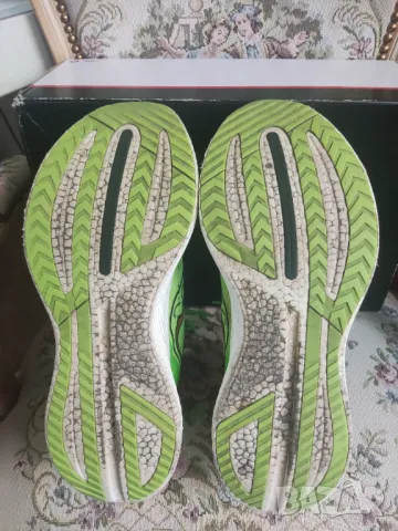 маратонки за бягане Saucony Endorphin Speed 3 Slime Gold, снимка 7 - Маратонки - 49749830