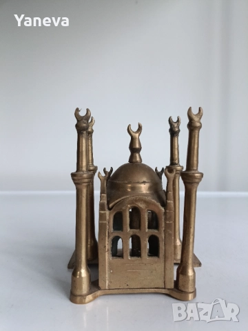 Бронзова статуетка на джамия с купол и няколко минарета, всяко с полумесец на върха. , снимка 5 - Статуетки - 52683166