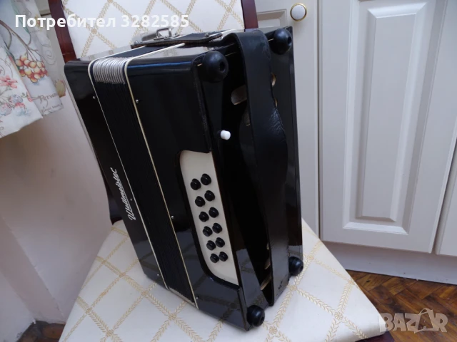 Акордеон Велтмайстер 12 баса, снимка 4 - Акордеони - 51255970