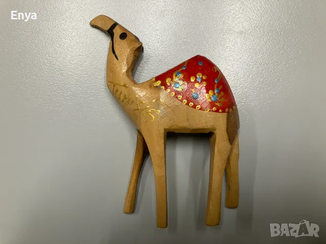 Статуетка на камила - дърворезба