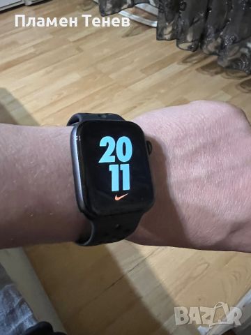 Apple Watch 6, 44 мм nike, снимка 1 - Смарт часовници - 45269516