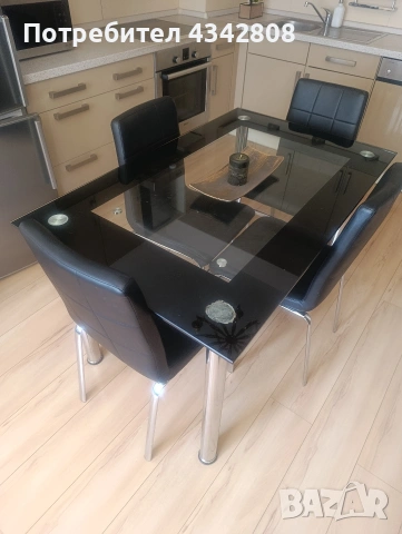 Стъклена маса със ЗАБАЛЖКА