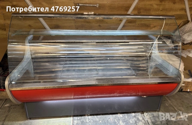 Хладилна витрина за магазин сладкарница