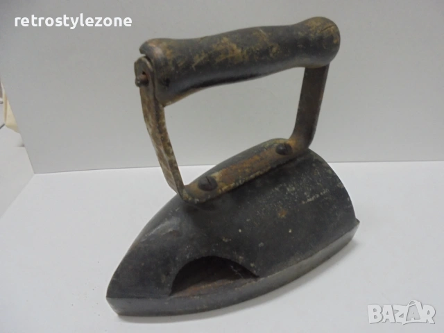 № 8565 Стара чугунена ютия с вътрешна нагревателна плоча   , снимка 5 - Антикварни и старинни предмети - 54168437