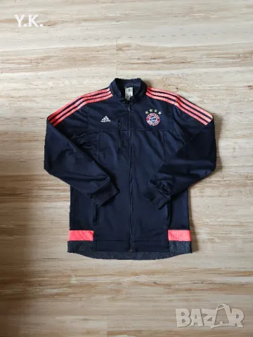 Оригинално мъжко горнище Adidas x F.C. Bayern Munchen, снимка 1 - Спортни дрехи, екипи - 47026841