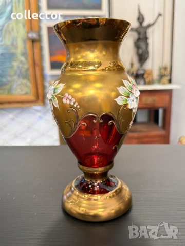 Бохемска ваза с позлата - „червена боровинка“. №7932, снимка 7 - Антикварни и старинни предмети - 53746377